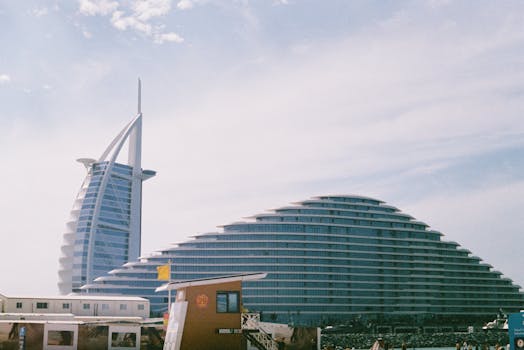 Resorts Overlooking Dubai’s Futuristic Skyline