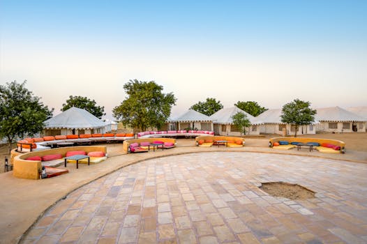 Resorts That Host Sunset Desert Banquets