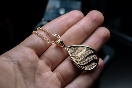 Resorts That Provide Personal Jewel Designers