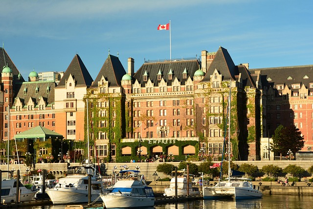 Luxury Hotels in Vancouver Yaletown Near Harbor and Dining