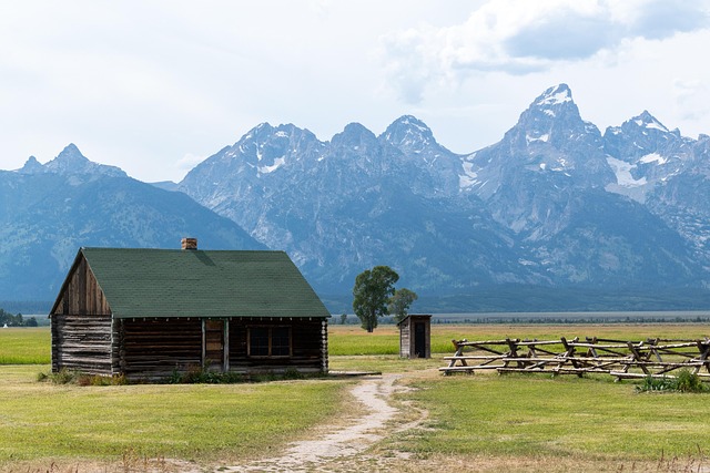 Scenic Resorts in Jackson Hole Wyoming With Wildlife Experience